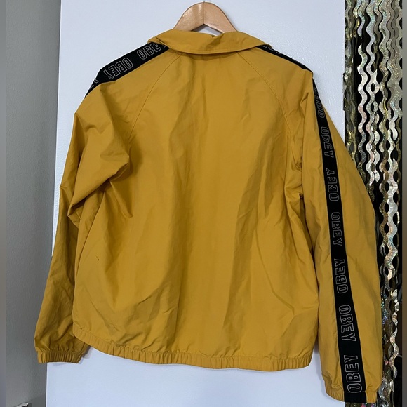 Obey yellow windbreaker jacket size medium - Picture 6 of 6